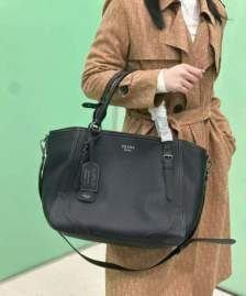 Picture of Prada Handbags _SKUfw233315602fw